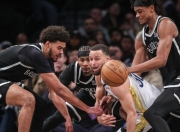 海星直播-库里在雄鹿比赛中战术调整，连败引发热议！的简单介绍